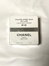 CHANEL No. 19 Bath Powder