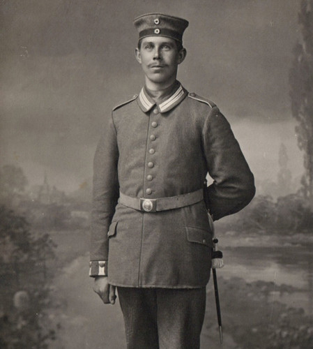 Wwi german soldier portrait - ,