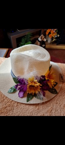 Wedding races ladies hats - races,
