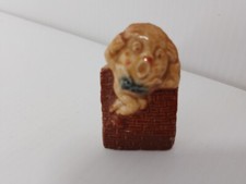 Wade Whimsie Miniature Humpty Dumpty on His Wall 3.5cm x 2.5cm x 2.5cm VGC