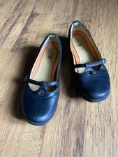 Clarks Slip on Black Leather Structured Flat Shoes Ladies Size 8 D