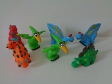 chunky small plastic dinosaur figures x 7