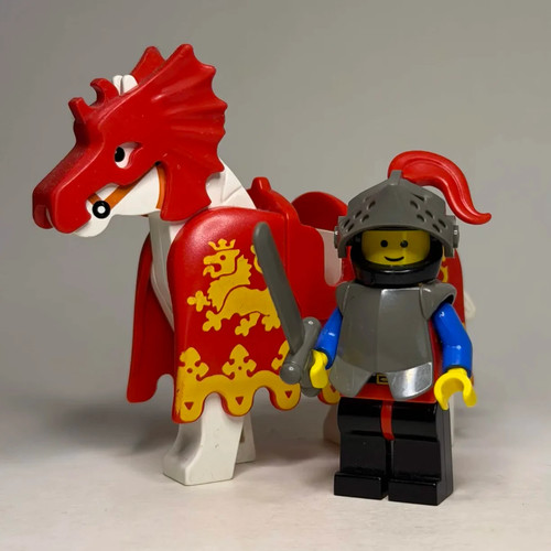 Lego castle knight and horse - knight,