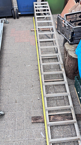 Steel silver vehicle - steel, ramps.