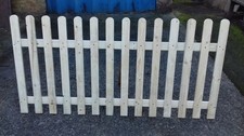 round top picket fencing