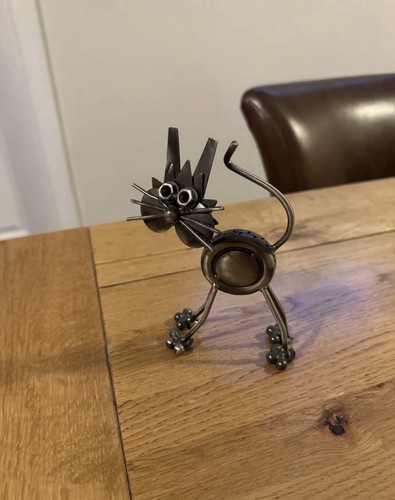 Metal art cat sculpture nuts - art,