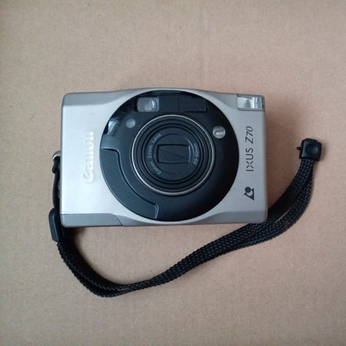 Canon ixus 35mm compact - 70,