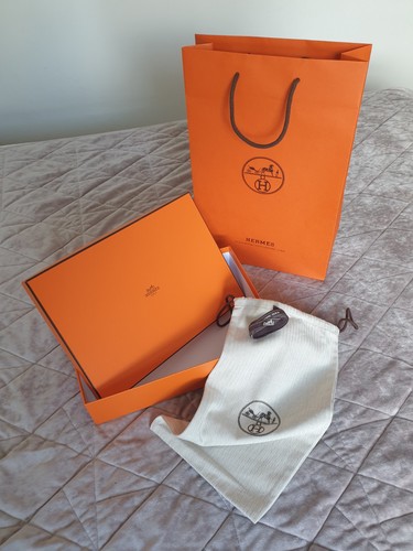 Hermès gift box with dust - hermès,