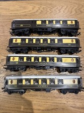 Triang Pullman Coaches 00