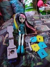 Mattel Monster High Frankie Stein Doll & Accessories, 12" Vinyl Plastic Figure