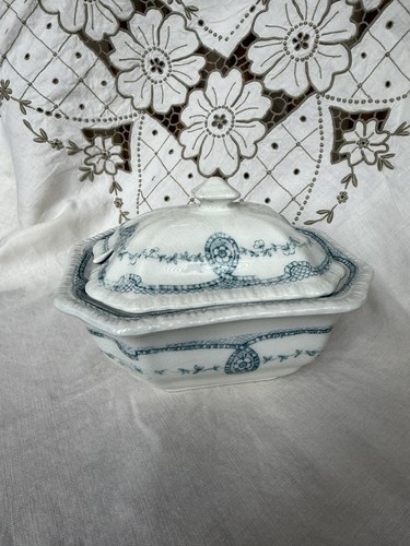 Royal staffordshire pottery - royal,