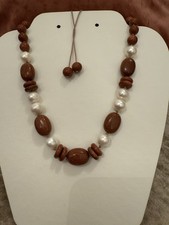 Stunning Lola Rose Sparkling Sandstone And Pearl Adjustable Gemstone Necklace