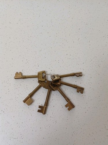 Old set chubb - old, 6