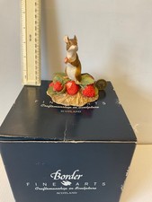 RARE VINTAGE BOXED BORDER FINE ARTS SCOTLAND 033 MOUSE ON STRAWBERRY 1989 AYRES