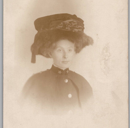 Woman pretty lady - id'd,