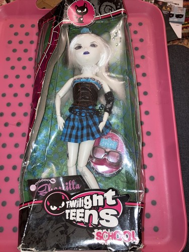 Twilight teens school doll - school,