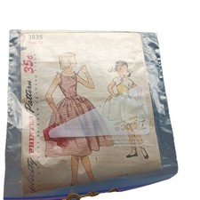 Simplicity Vintage Sewing