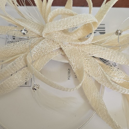 Beige fascinator feather - beige,