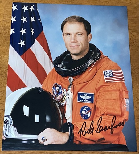Sts nasa astronaut - 76,
