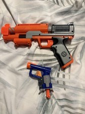 2x Nerf Guns (1 Small)