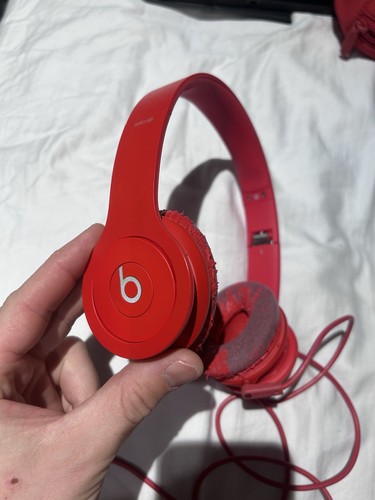 Small red beats dr - , by