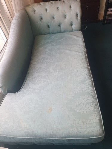 Tufted buttoned chesterfield - tufted,