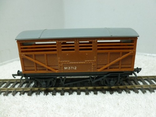 Tri ang r122 cattle wagon - tri-ang,