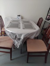 Foldable dinning table with