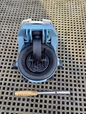 whale gusher titan hand bilge