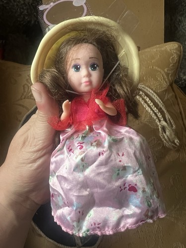 Cup cake surprise - cake, doll