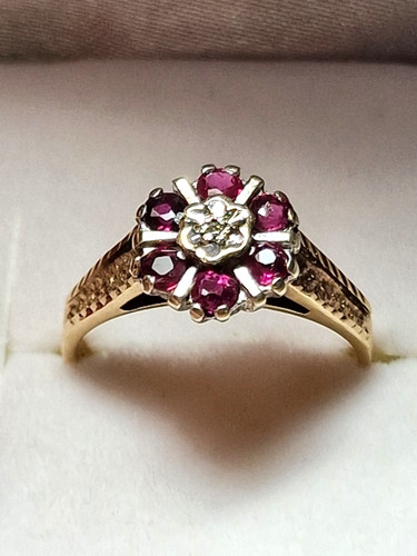 Stunning 9ct gold - ,