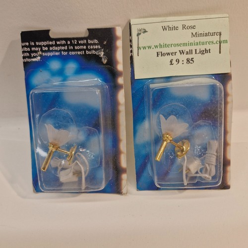 12th scale dolls - scale, lights