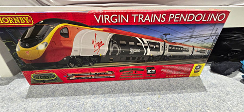 Hornby virgin trains pendolino - hornby,