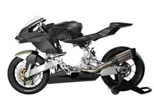 VYRUS 986 M2 13598 1 A4 Photo