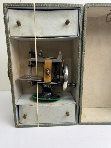 Vintage singer toy sewing - singer,