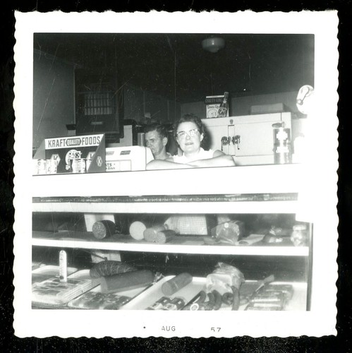 Vintage photo mom pop - photo,