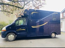 RENAULT MASTER 3.5t Horsebox FULL WALL coach built long stall,