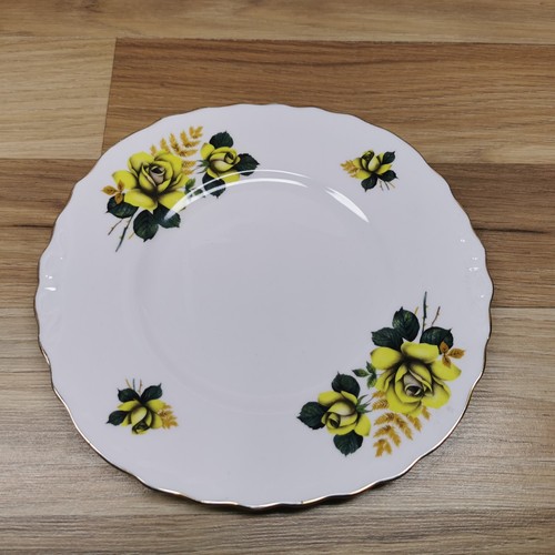 Queen anne yellow roses - queen,