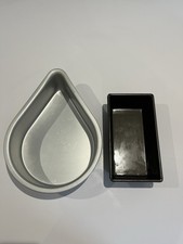 2 X Metal Baking Moulds