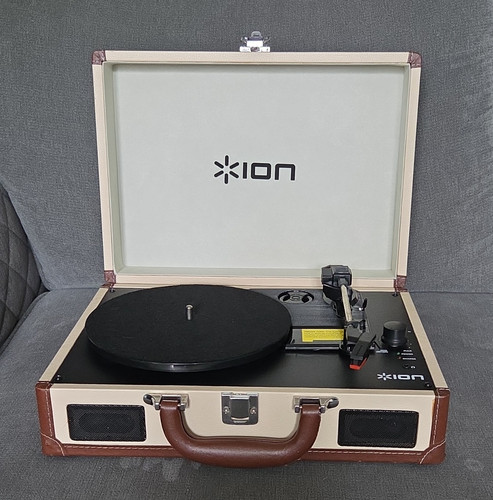 Ion vinyl motion - ion,