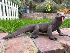 Vivid Arts Komodo Dragon Ornament Resin 26cm Realistic Garden Wildlife Statue