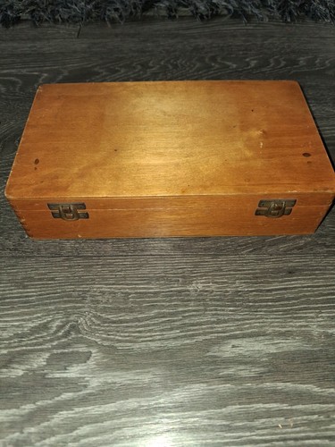 Vintage wood chess - wood, pieces