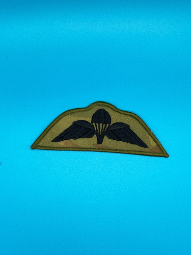 Black parachute wings mtp - black,