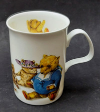 BONE CHINA ROY KIRKHAM TEDDY BEAR MUG