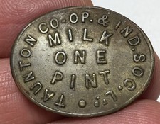 TAUNTON CO-OP SOCIETY ONE PINT OVAL MILK TOKEN