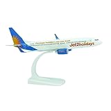 Model Airplane Jet2 Holidays Boeing 737-800 AeroClix G-JZHA 1/200 Scale Model Aircraft, perfect for display, 20cm length, comes with a stand