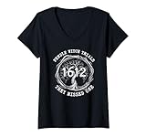 Womens Pendle Witch Trials 1612 Halloween Vintage Witchcraft Design V-Neck T-Shirt