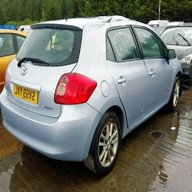 toyota auris breaking for sale