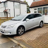 damaged toyota avensis for sale