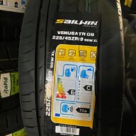 285 35 18 tyres for sale
